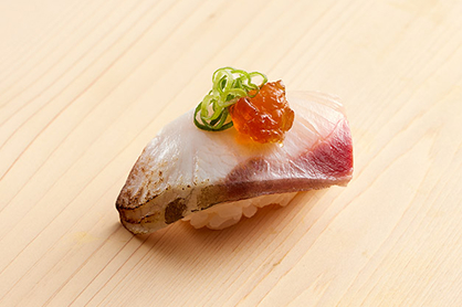 宇和海産 炙り寒ぶり握り
（ポン酢ジュレ）