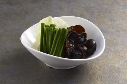 水炊き野菜盛合せ（キャベツ／ニラ／黒きくらげ）