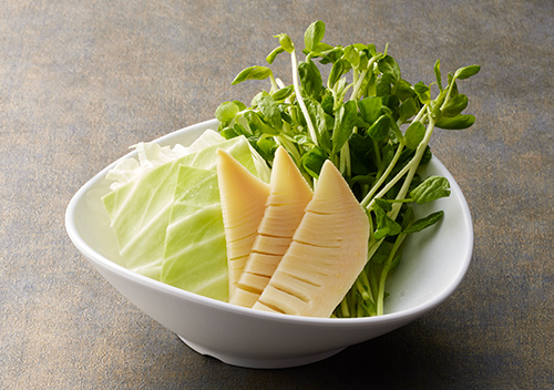 筍と野菜の盛合せ（筍、豆苗、きゃべつ）