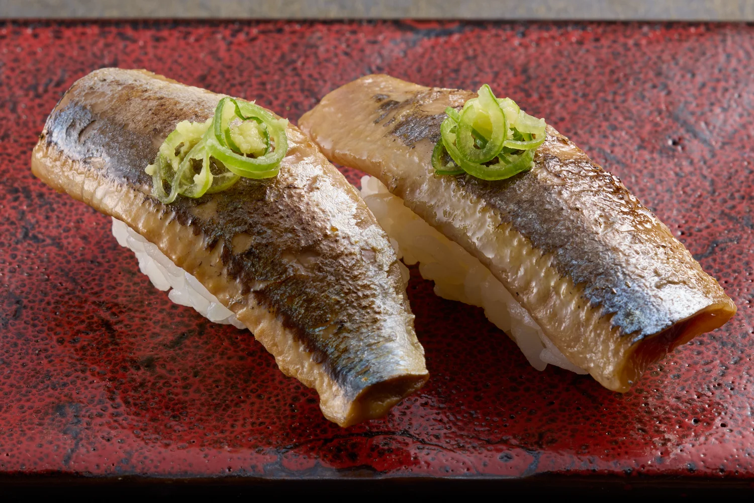 北海道産　炙り秋刀魚握り